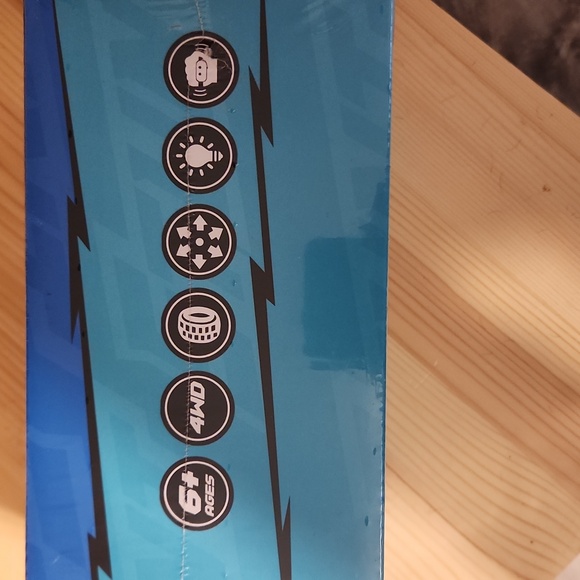 Remote control car - Picture 4 of 7